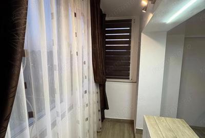 Apartament cu 2 camere semidecomandat, mobilat în Titan