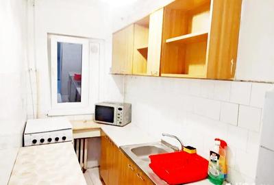 Apartament cu 3 camere decomandat în Olimpia-Stadion