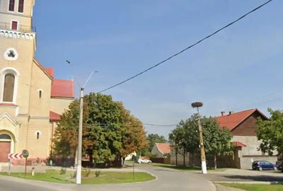 Casa Cenad, centru, langa biserica catolica - 2