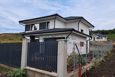 Casa superba cu garaj, aproape de padure Casa superba cu garaj, aproape de padure - 3