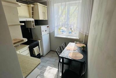 Garsonieră decomandată în Tei