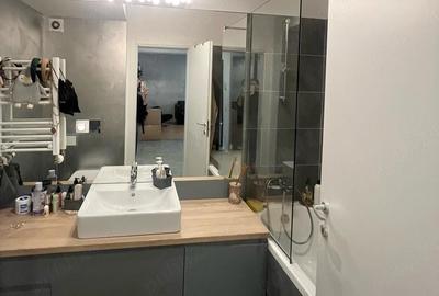 Apartament cu 3 camere semidecomandat în Chitila - 1