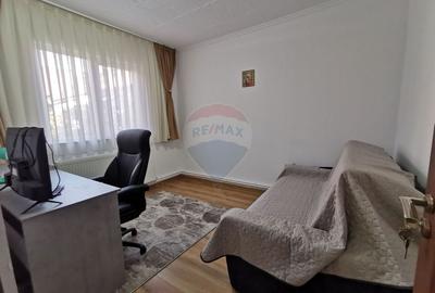 De inchiriat apartament cu 2 camere, zona ultracentrala, curte comuna De inchiriat apartament cu 2 camere, zona ultracentrala, curte comuna - 3