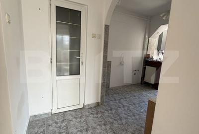 Apartament cu 2 camere decomandat în Cornișa - 1