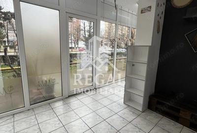 Spațiu comercial, de 47 mp, în Central - 5