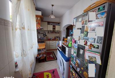 Casă cu 4 camere cu Canalizare în Central