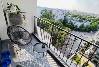 Apartament cu 3 camere decomandat în Titan