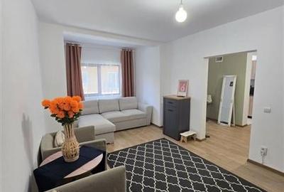 Locuinta ultracentrala, renovata, cu 3 camere + mansarda, curte cu acces auto - 1