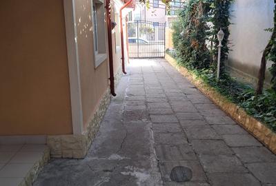 Casa 5 camere - Palazu Mare - 200.000 euro(Cod E2) - 2