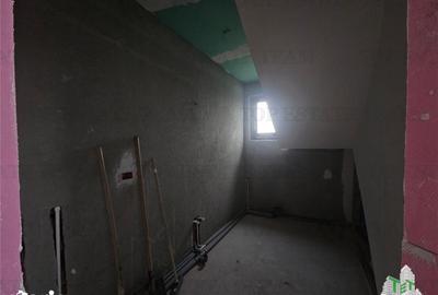 Casă cu 7 camere cu Canalizare în Rahova - 10