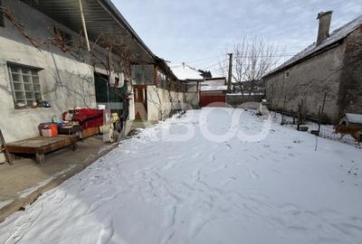 Casa de vanzare 3 camere 90 mpu teren liber 1095 mp Persani - 2