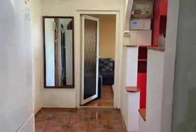 Vand apartament , 2 camere , decomandat , etaj 3 , stadion - 9