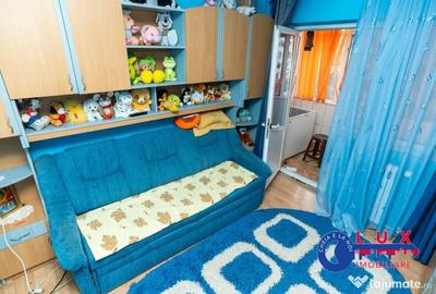 Apartament cu 4 camere decomandat în 23 August - 2