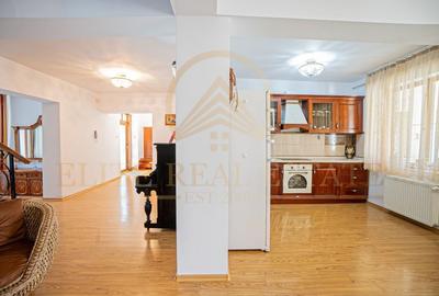 Ovidiu Sud - Zona premium - Vila impozanta, curte mare, garaj, terasa! - 12