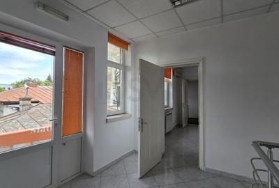 Casă individuală cu 7 camere cu Canalizare în Moșilor - 7