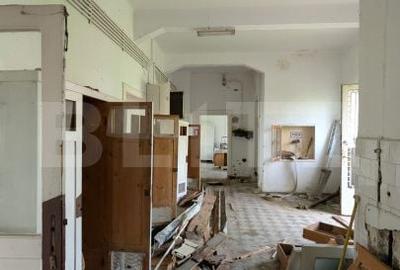 Casă cu 5 camere cu Teren 1216 Mp în Central - 4