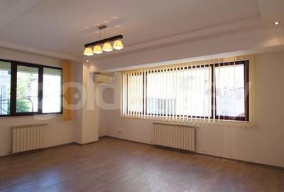 Apartament cu 3 camere potrivit pentru birouri - 1