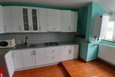 Apartament cu 3 camere semidecomandat în Central - 6