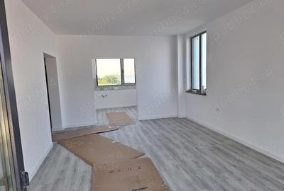 Casă cu Teren 200 Mp în Palazu Mare - 1