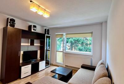 Apartament cu 3 camere semidecomandat, mobilat în Astra