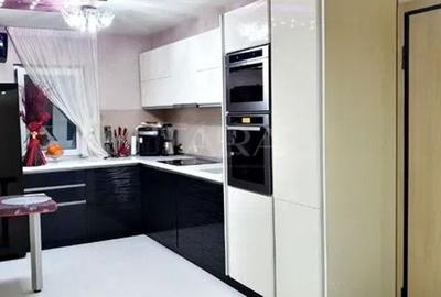 Apartament cu 4 camere decomandat, mobilat în Mărăști