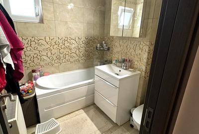 Apartament recent renovat, 3 camere decomandate, etaj 2 din 4, Piata Centrala - 4