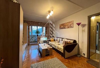 Apartament cu 3 camere decomandat, mobilat în Soarelui