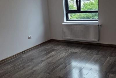 Casă cu 4 camere cu Teren 75 Mp în Central - 8