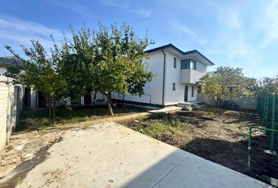 CASA MODERNA SI BINE CONSTRUITA CU CRAMA SI TEREN GENEROS - 2