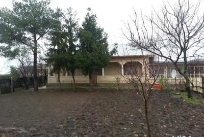 Casă cu 5 camere în Central - 1