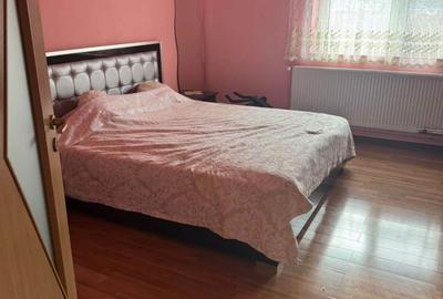 Casă cu 4 camere în Vladimirescu