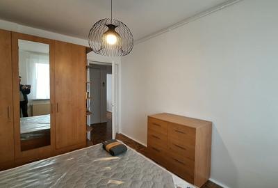 Apartament cu 3 camere decomandat în Colentina