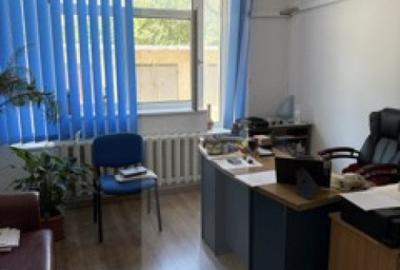 Spațiu comercial, de 300 mp, în Central - 11