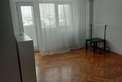Piata Romana Calea Dorobantilor langa Facultatea ASE,aproape de metrou - 2