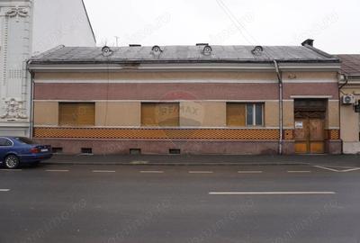 Casă cu 5 camere cu Teren 308 Mp în Central - 2