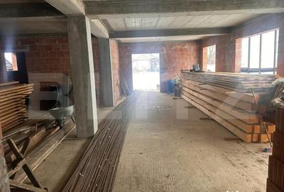 Casă cu 3 camere cu Teren 1643 Mp în Central - 6