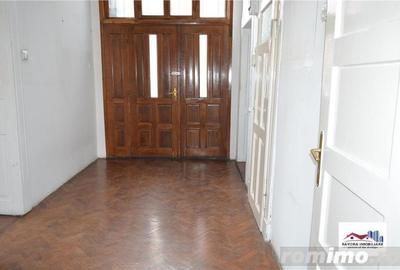 Spatiu Comercial de Inchiriat Zona Semicentrala - 2
