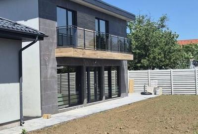 Casă cu 8 camere cu Teren 500 Mp în Central - 3