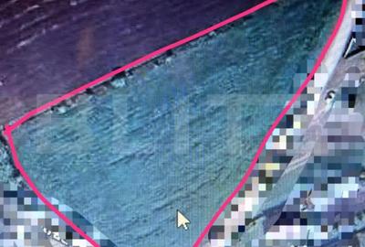 Teren de 5800 mp, în Dezmir