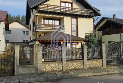 Casă cu 7 camere cu Teren 300 Mp în Central - 9