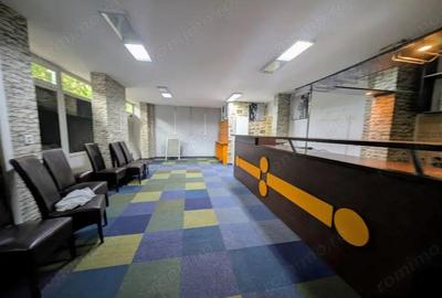 Spațiu comercial, de 76 mp, în Central - 4