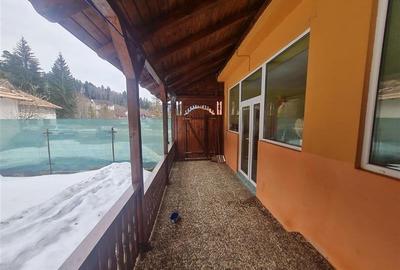 Incadrata de 4.200mp teren, Vila cu potential turistic, in inima Predealului - 24