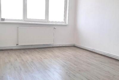 Apartament 3 camere etaj 10 pe Mihai Viteazu Apartament 3 camere etaj 10 pe Mihai Viteazu - 4