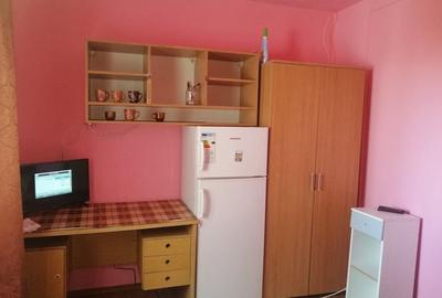 Garsonieră decomandată în Steaua - 2