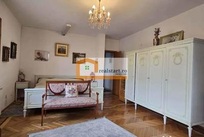 Casă cu 7 camere cu Teren 1800 Mp în Est - 9