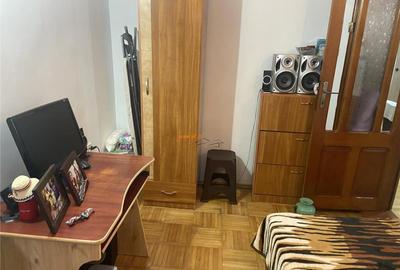 Apartament 3 camere , zona cartier Sud ,et 2/4 , decomandat - 11