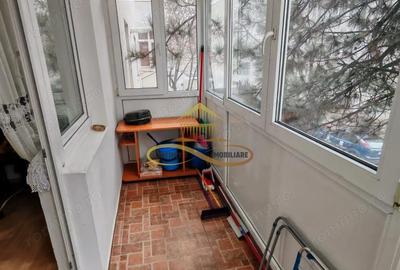 Apartament cu 3 camere semidecomandat, mobilat în Narcisa - 1