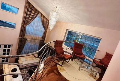 Casă cu 4 camere în Central - 2