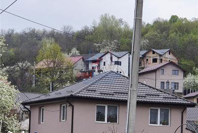 Casă cu 4 camere cu Teren 400 Mp în Tomești