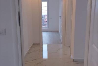 Casă cu 4 camere cu Teren 35 Mp în Central - 5